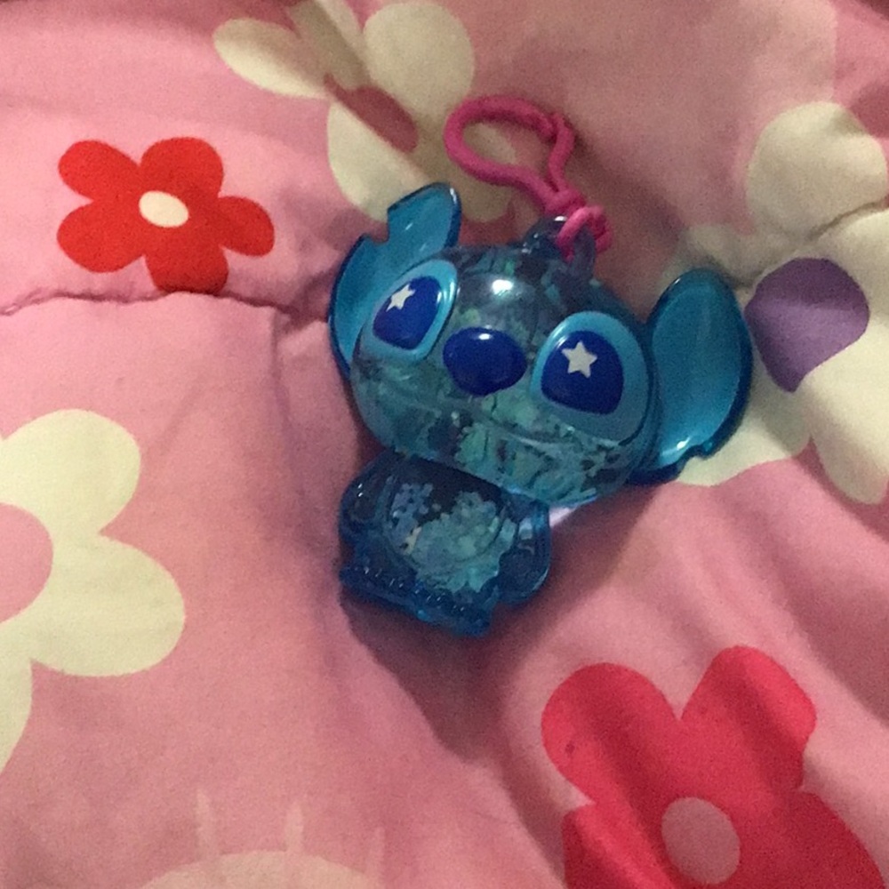 Waterglobe stitch keychain